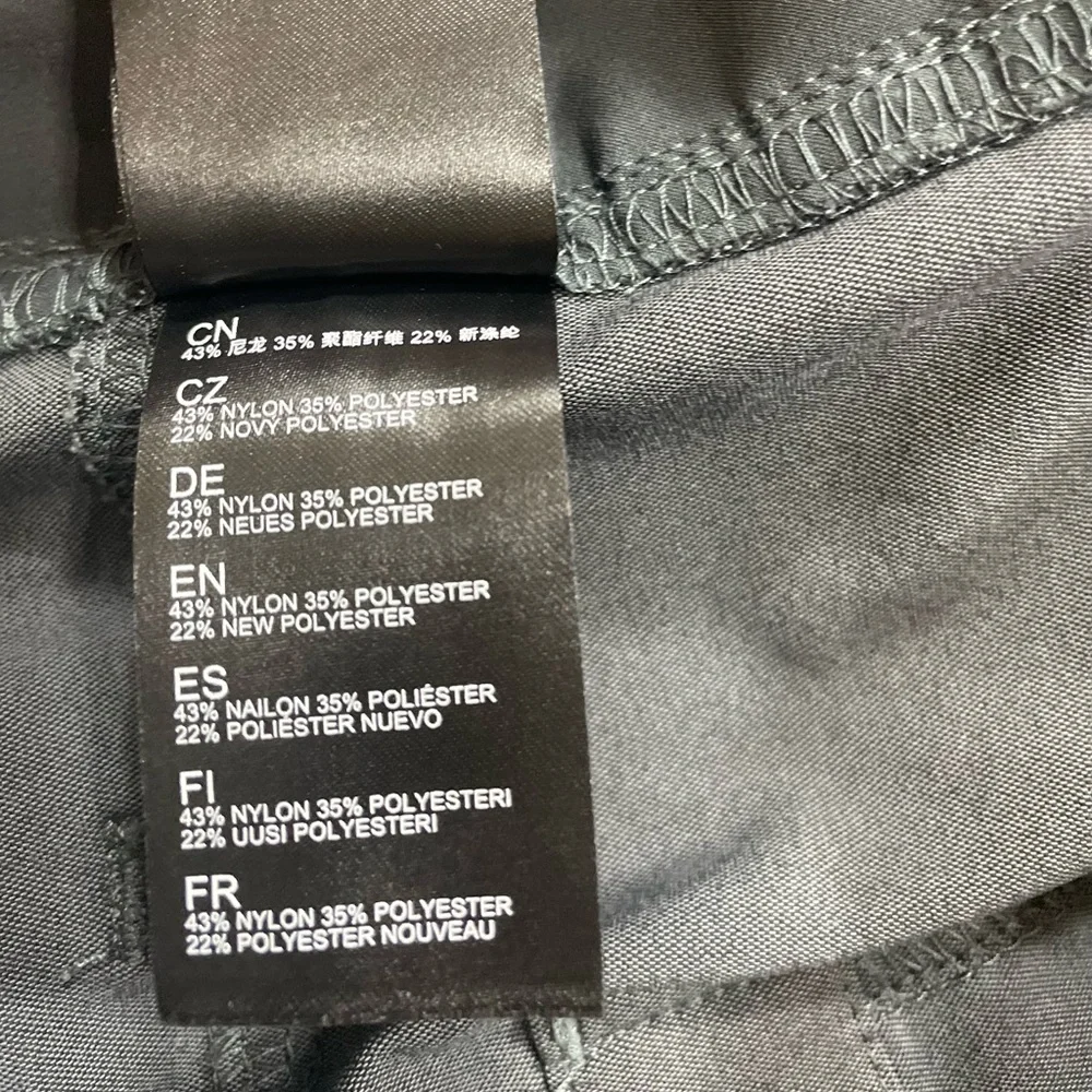 EUC Kuhl Charcoal Gray Shorts (H) - Picture 11 of 12